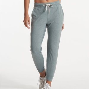 NEW Vuori Performance Jogger Stormy Heather XS